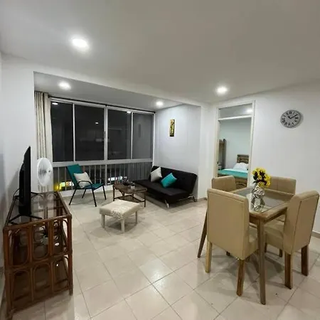 Hermoso Apartamento En El Laguito Apartamento *