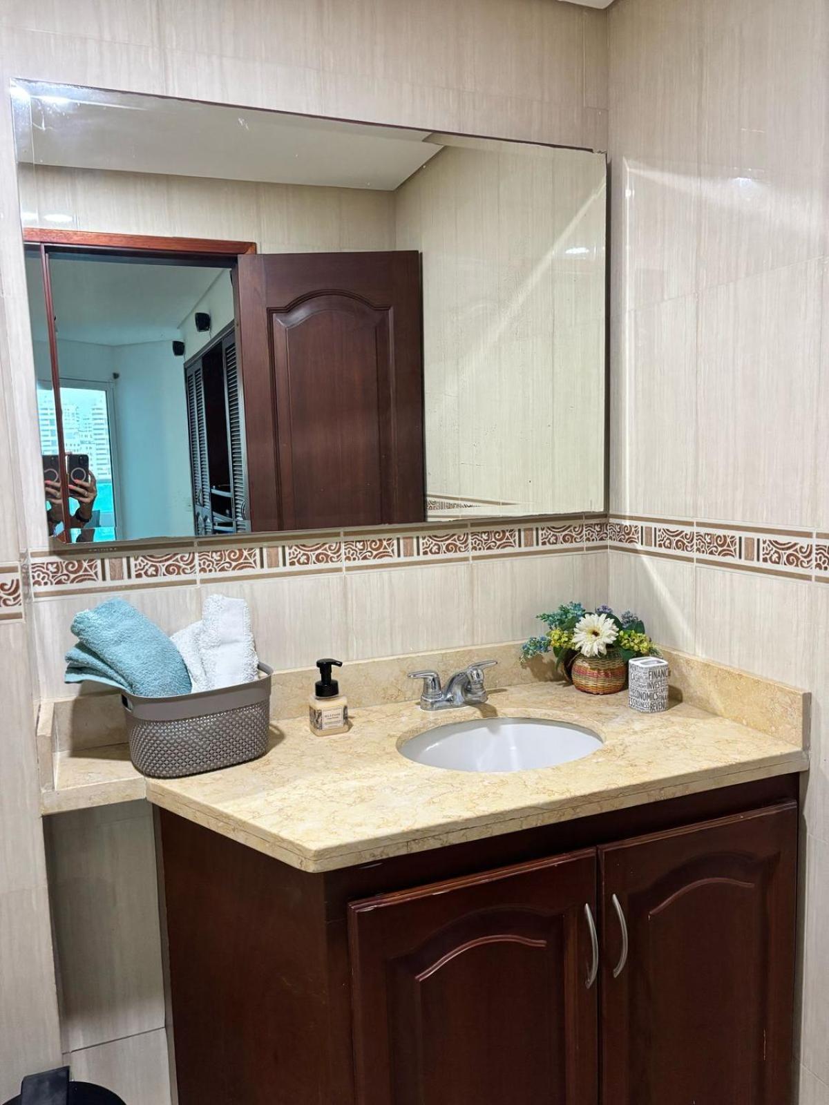 Apartment 804a El Laguito Bocagrande A 1 Cuadra De La Playa Hermosa Vista *