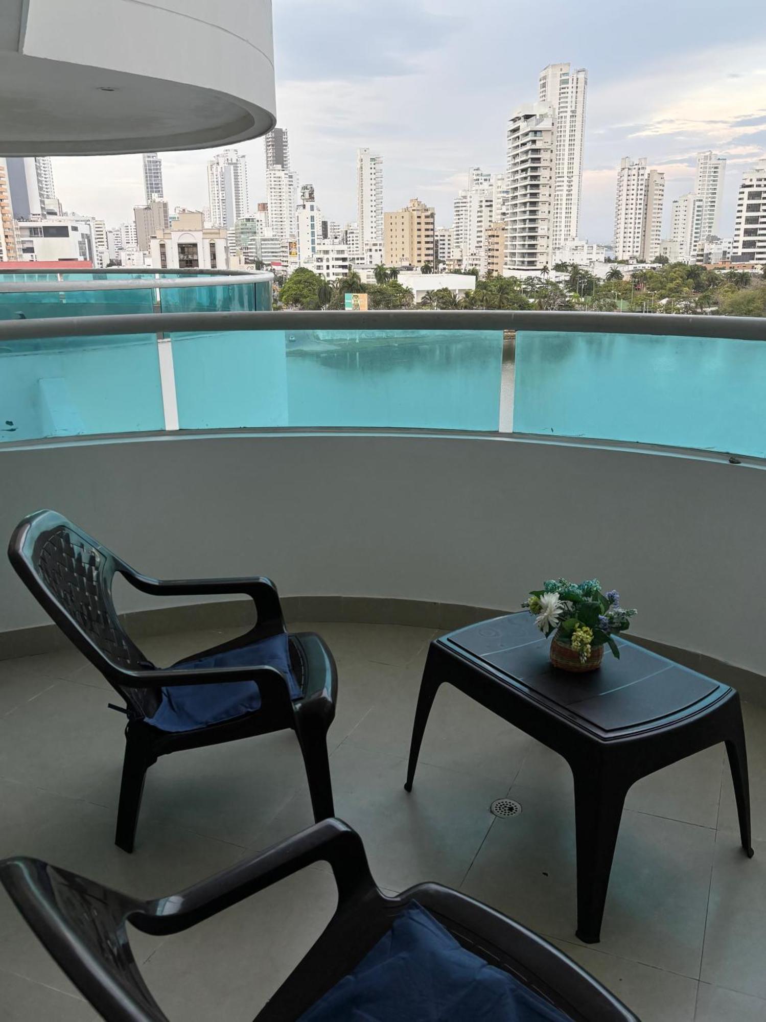 Apartamento 804a El Laguito Bocagrande A 1 Cuadra De La Playa Hermosa Vista *