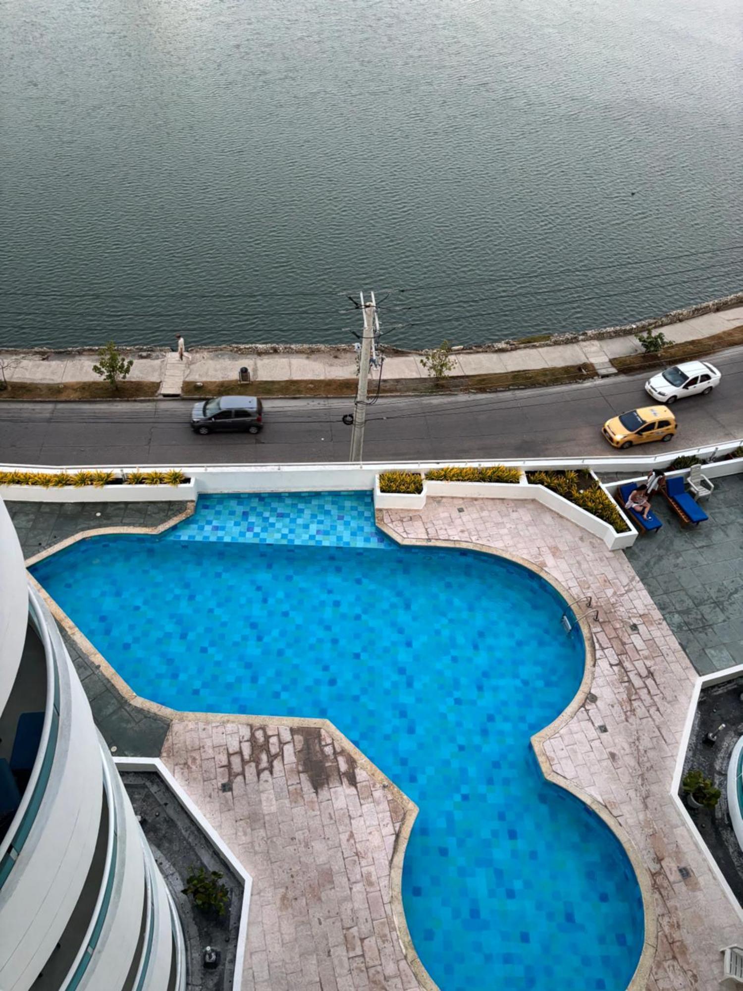 804a El Laguito Bocagrande A 1 Cuadra De La Playa Hermosa Vista *